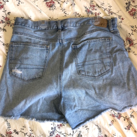 American Eagle High Waisted Shorts - Picture 2 of 2